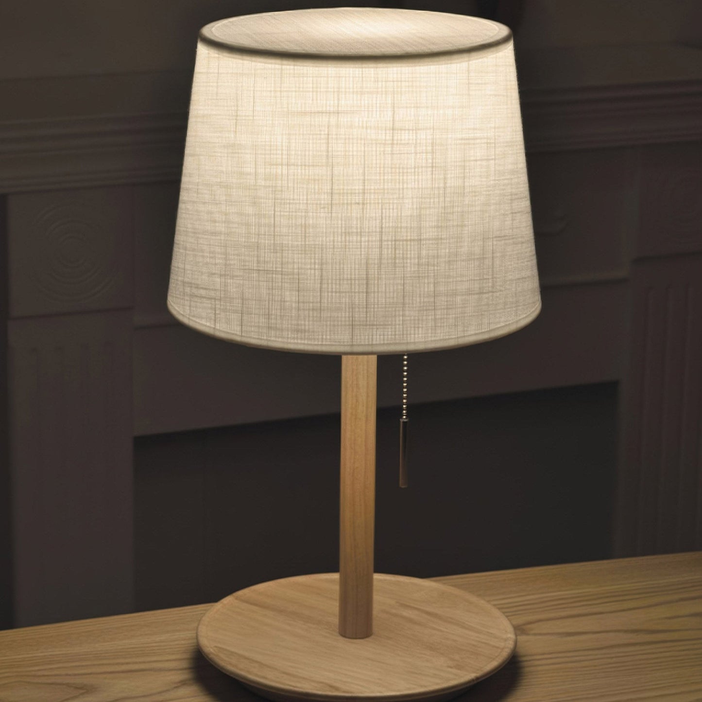 Gentle Glow lamp gemaakt van Scandinavisch walnoothout met luxe stoffen accenten
