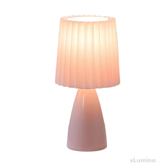 PleatedLight - Dimbare tafellamp met glazen voet en USB