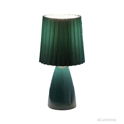 PleatedLight - Dimbare tafellamp met glazen voet en USB