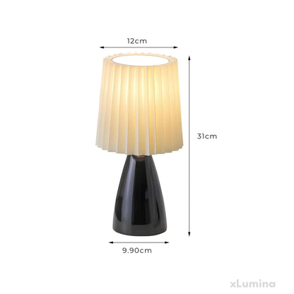 PleatedLight - Dimbare tafellamp met glazen voet en USB